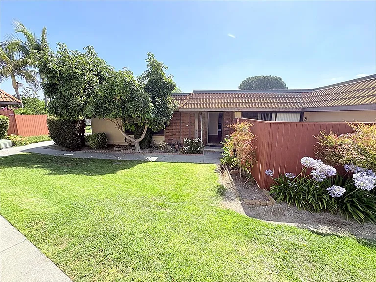 23491 Via San Miguel — Photo 3