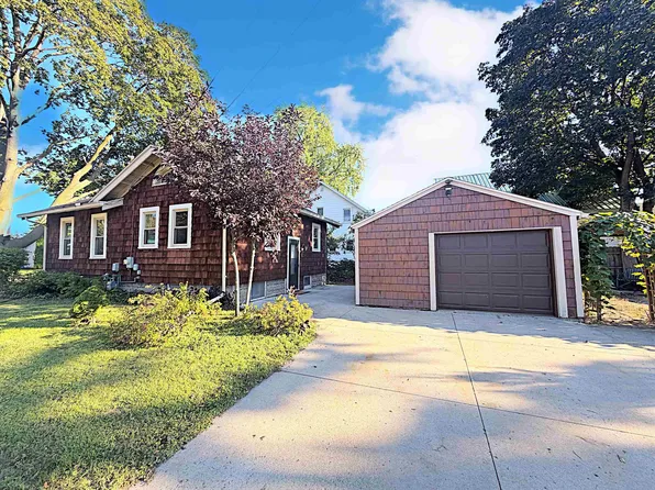1325 Wisconsin St, Oshkosh, WI 54901