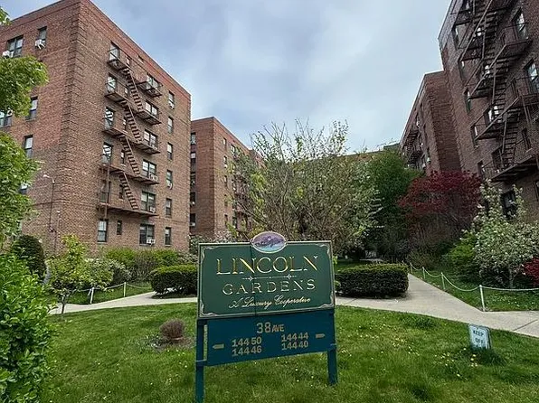 144-46 38th Avenue #4H, Flushing, NY 11354