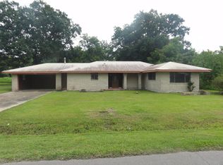 527 Peach St, Jeanerette, LA 70544