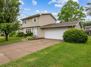 1220 Northwood Ln, Muscatine, IA 52761
