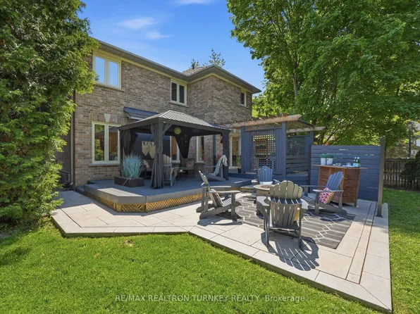 818 Exceller Cir, Newmarket, ON L3X 1P6