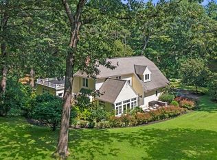 16 Beaver Pond Rd, Beverly, MA 01915