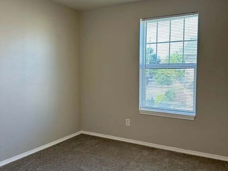 3440 Hawthorne Ave NE — Photo 26