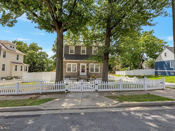 3rd image of 4501 Forest View Ave