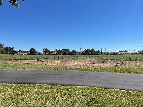 4th image of 410 Vieux Orleans Cir