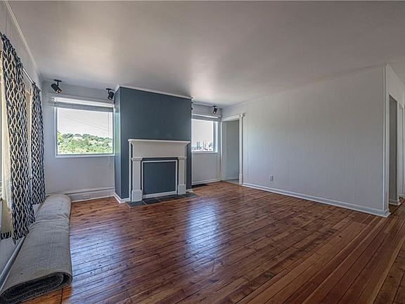 3rd image of 2305 Sierra St
