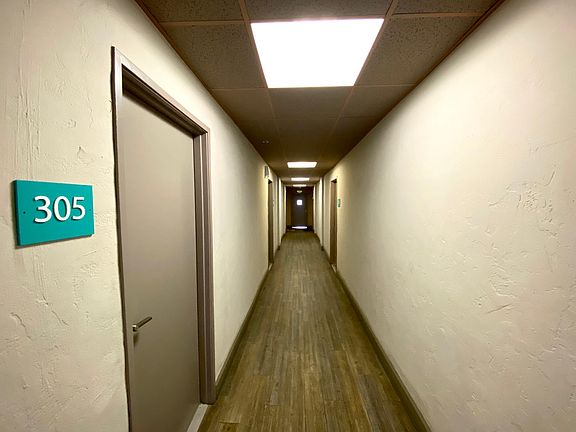 5th image of 1543 N Bronson Ave #402