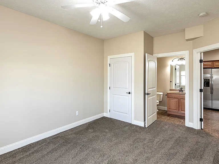 Oak Pointe — Photo 21