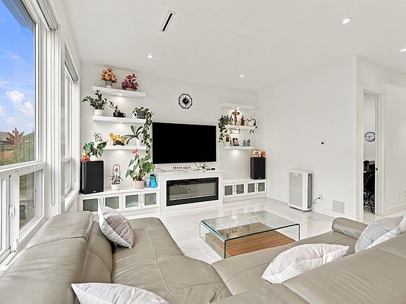 3rd image of 5929 140b St