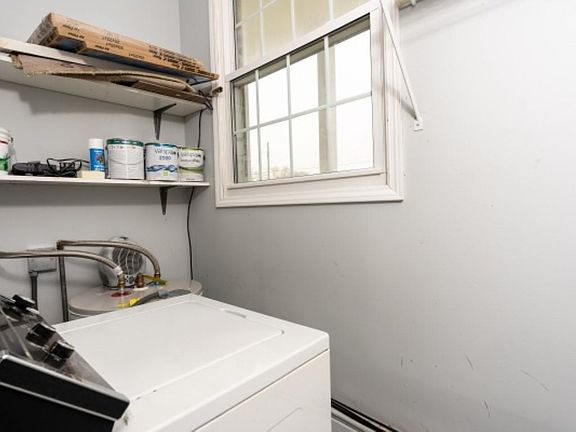 5th image of 520 Roberts Cir