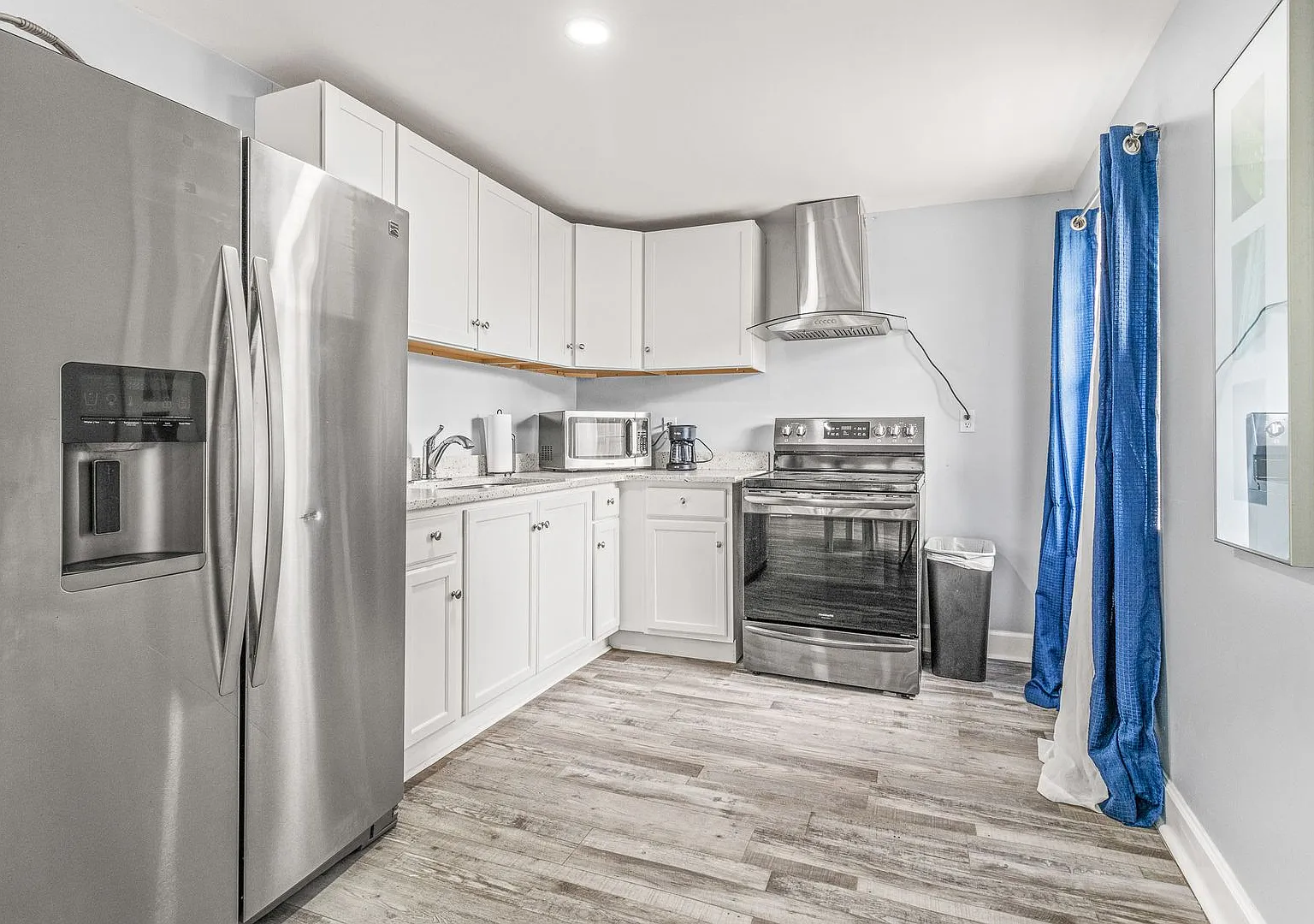 908 N 57th Ave Unit B: Move-In Special: Half Off Your First Full Month's Rent! — Photo 1