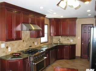 23 Shadetree Ln, Stony Brook, NY 11790