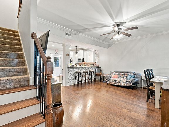 3rd image of 264 Ramsey St NE