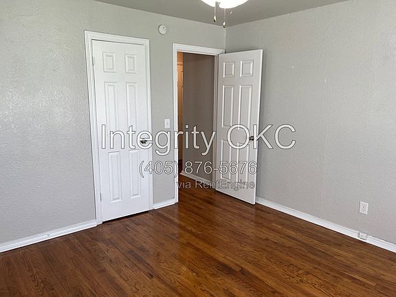2nd image of 1119 North Blvd