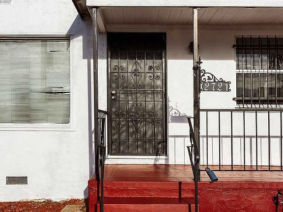 4th image of 2721 106th Ave