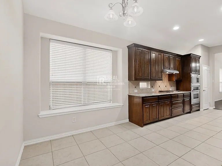 963 Cougar Dr — Photo 15