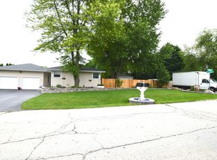 118 N Kent Rd, McHenry, IL 60051