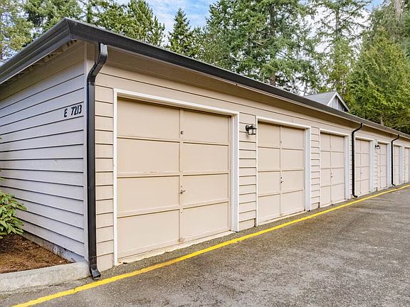 5th image of 7221 196th St SW APT D7