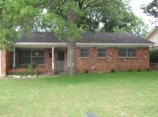 816 Ruth Ln, Hurst, TX 76053