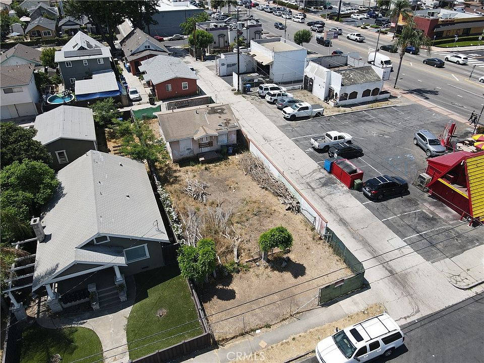 1st image of 675 W Sepulveda St #1