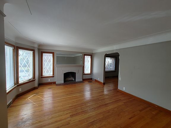3rd image of 9657 E Outer Dr #1