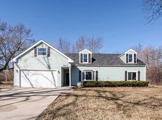36472 N Wildwood Dr, Lake Villa, IL 60046