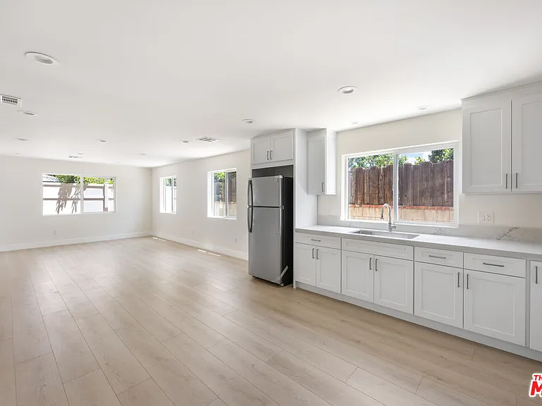 11140 Gaviota Ave — Photo 13