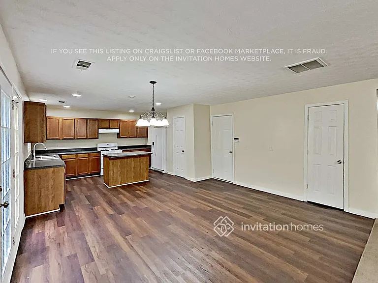 414 Waterbury Way — Photo 8