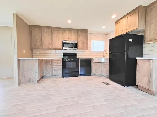 321 Dawn Ln, Rocky Mount, NC 27804