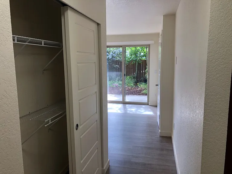 8732 Phinney Ave N #B1 — Photo 25