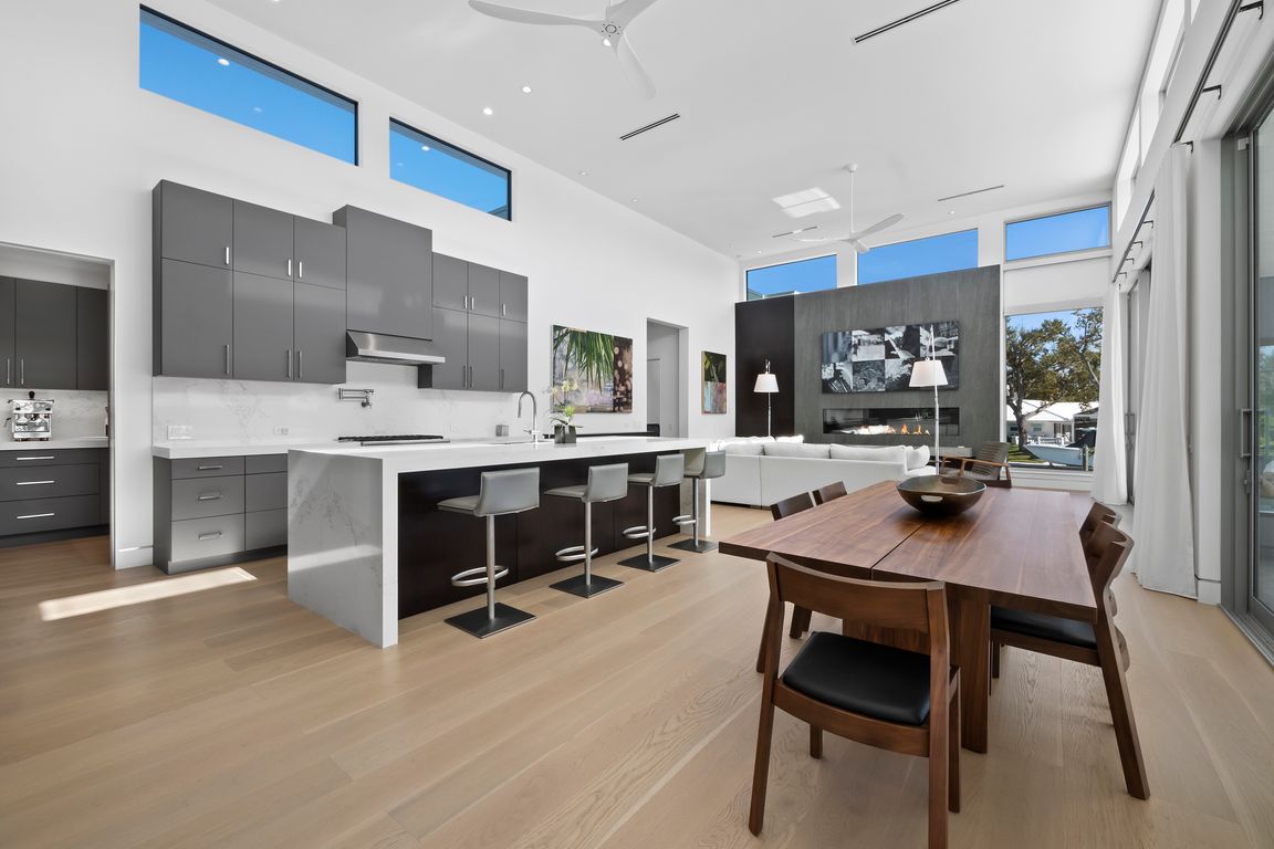 next background image