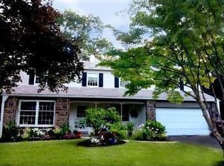 1717 Bantry Dr, Dresher, PA 19025