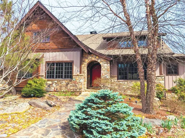 29 Crockett Ridge Rd, Black Mountain, NC 28711