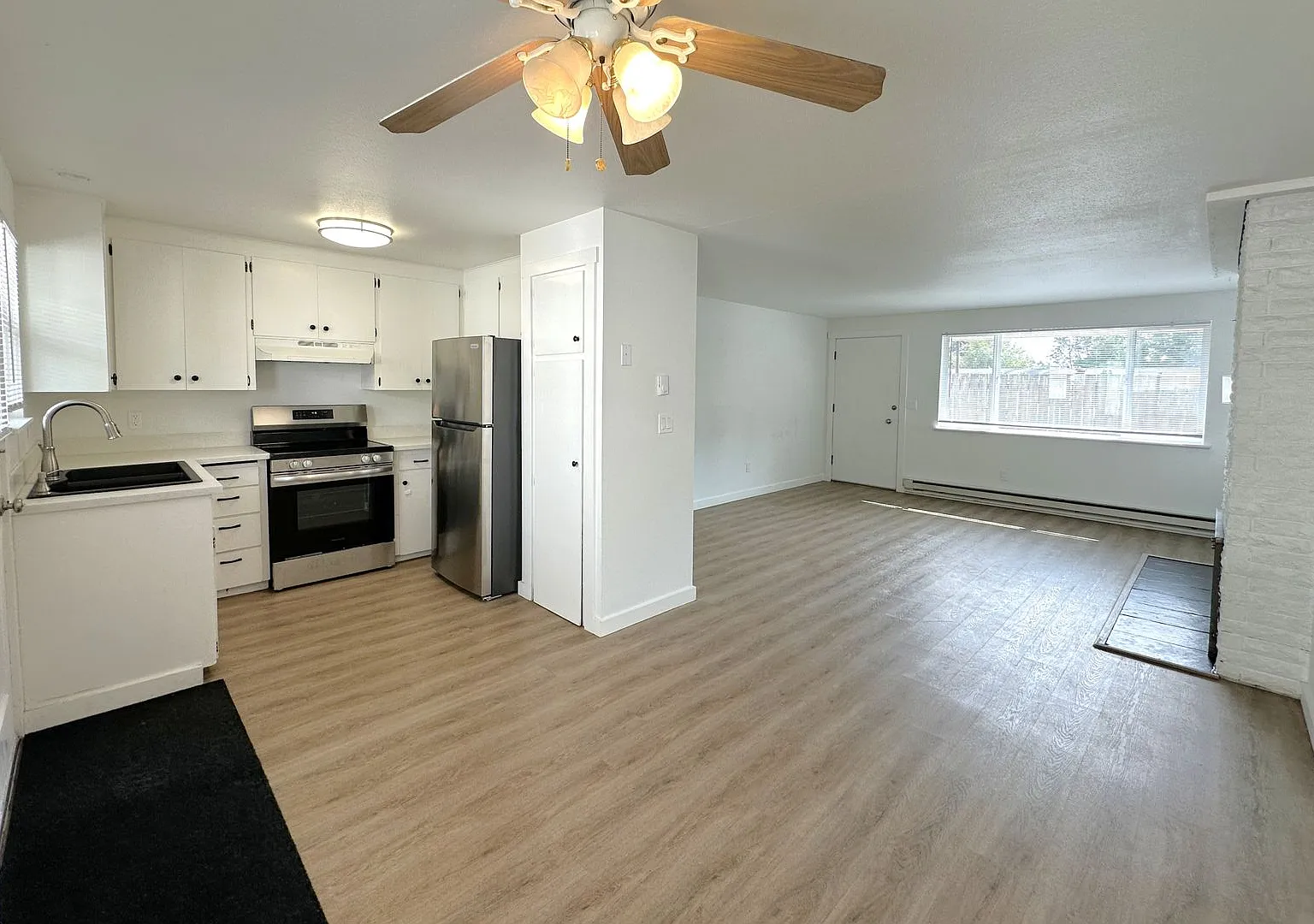 1206 Ash Ave — Photo 3