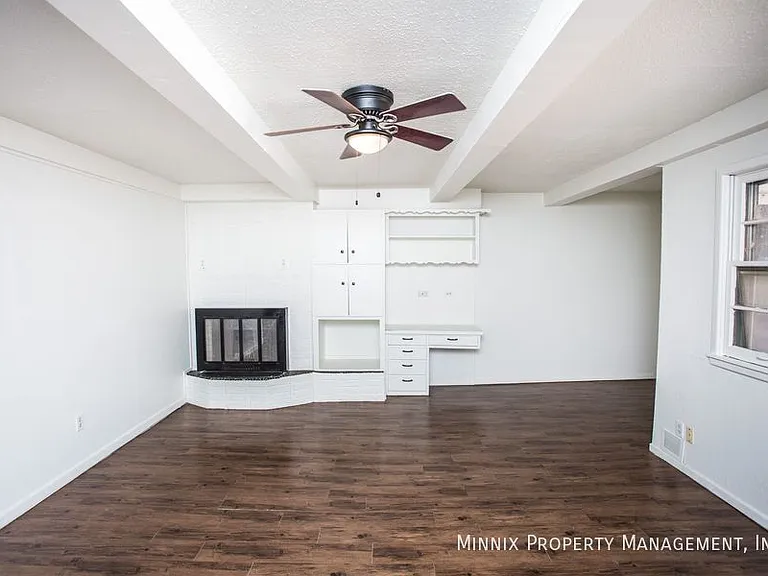 502 2nd Pl — Photo 28