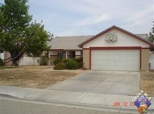 6041 Barcelona Dr, Palmdale, CA 93552