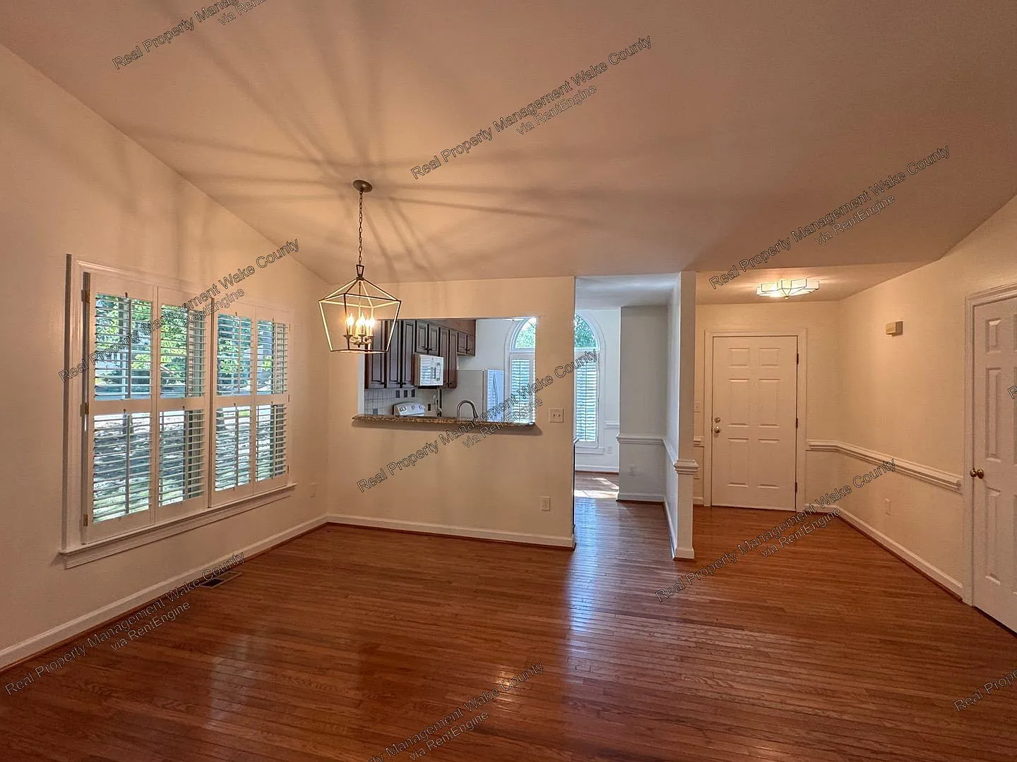 3 bed, 2.0 bath, $2,300 — Photo 2