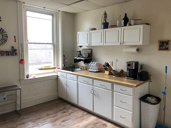 3rd image of 1235 Woodland Ave #2