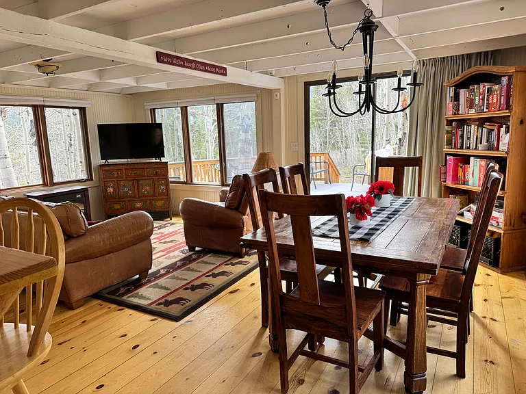 Dining area in sunroom