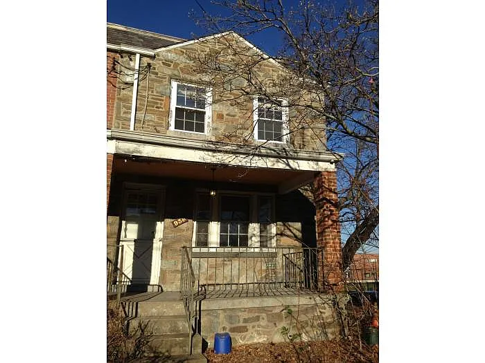 938 Perry Pl NE photo 1