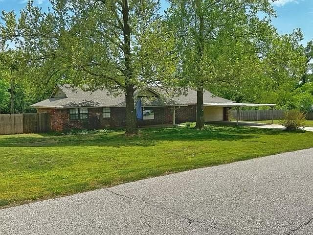 2nd image of 2308 Oakhollow Dr