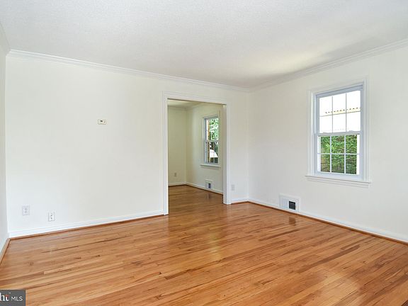 4th image of 2814 Fort Dr