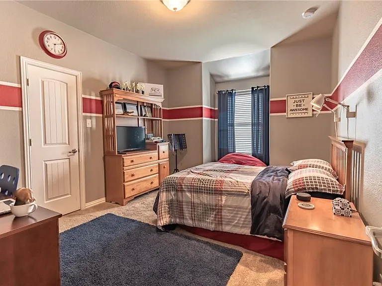 809 Park Place Ln — Photo 25