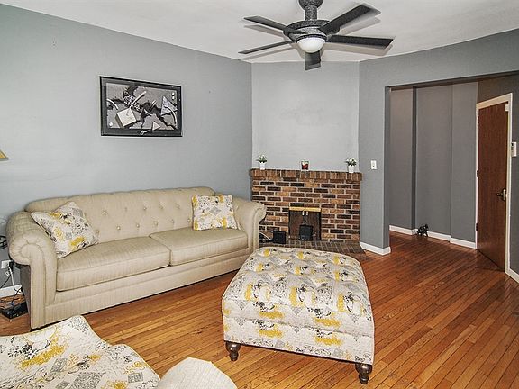 1st floor living room
