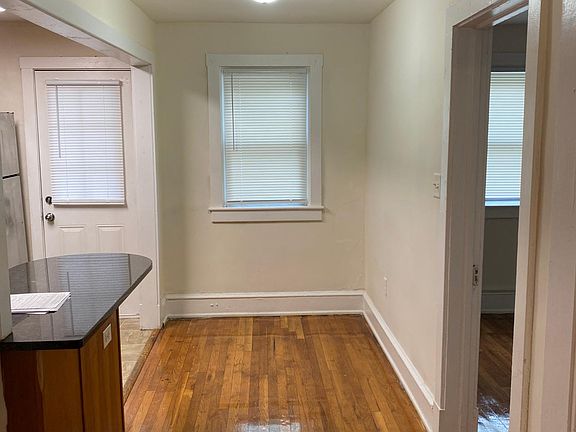 4th image of 1207 W 47th St APT 10