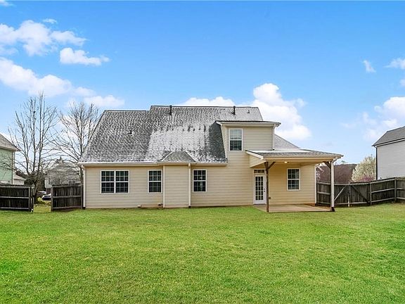 3rd image of 44 Colonial Cir