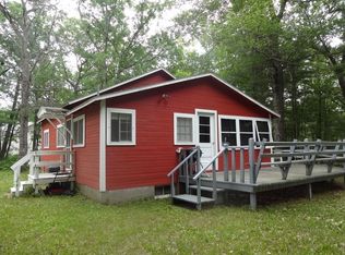 8906 N Shore Dr, Amherst Junction, WI 54407