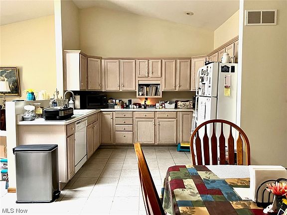 2nd image of 1163-1165 Marie Dr