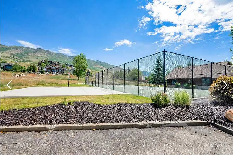 Trapper's Ridge HOA Community basketball, tennis and pickleball court